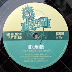 Benjammin - Never Give Up